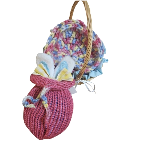 Wicker Basket with Blue Lining 4pc Set Crochet Coasters Spring colors Fabric Egg - Picture 11 of 17